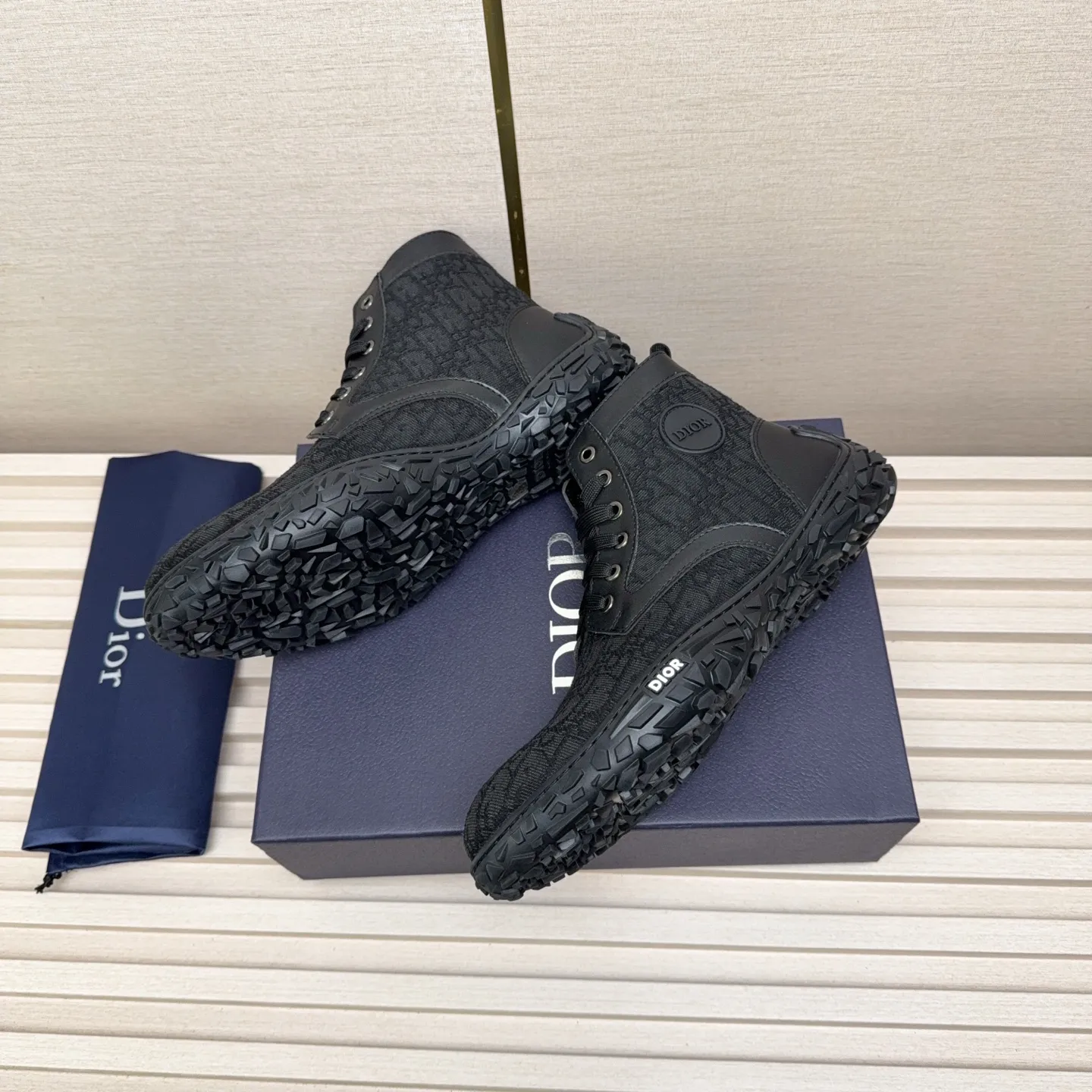 Men's Shoes 💰440 Dior A practical choice that combines protection with classic style. Made from durable Rugged Calf leather, it's tumbled and hand-finished to create a soft suede feel with a rich texture. Elastic side panels and subtle cutouts are inspired by the classic Chelsea boot. Leather upper and lining with Kummel tabs at front and rear, rubber outsole